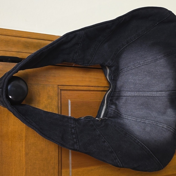 NWOT-Stylish Black Denim Women's Bag - Picture 3 of 4